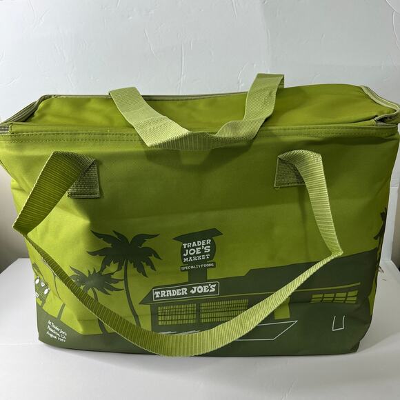 Trader Joe's Fall 2025 Large Matcha Olive Green Insulated Cooler Tote bag - Picture 3 of 8